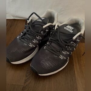 Nike Pegasus 33 size 11